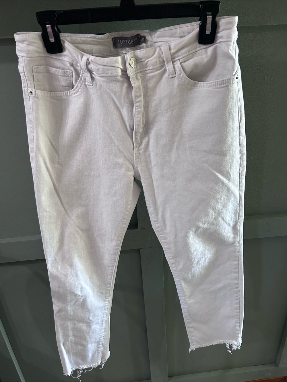 Just USA White Ankle Skinny Jeans with Frayed Hem